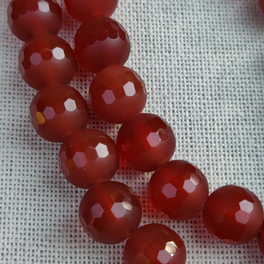 Boho 30" red jade and white howlite turquoise druzy tassel necklace - Picture 9 of 16